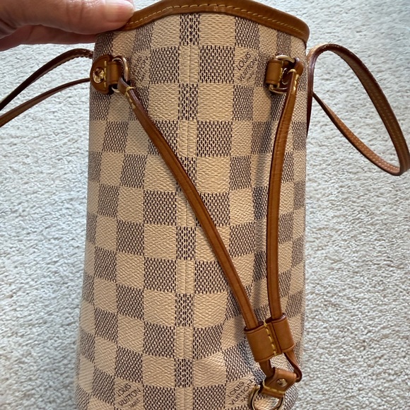 Louis Vuitton Neverfull PM - Picture 10 of 12